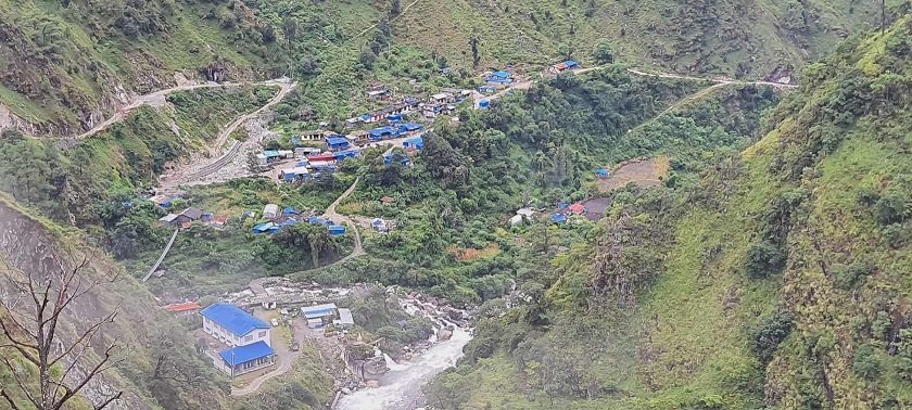 सेयर दिनुपर्ने माग गर्दै मकरीगाड हाइड्रोपावरविरुद्ध स्थानीय आन्दोलित