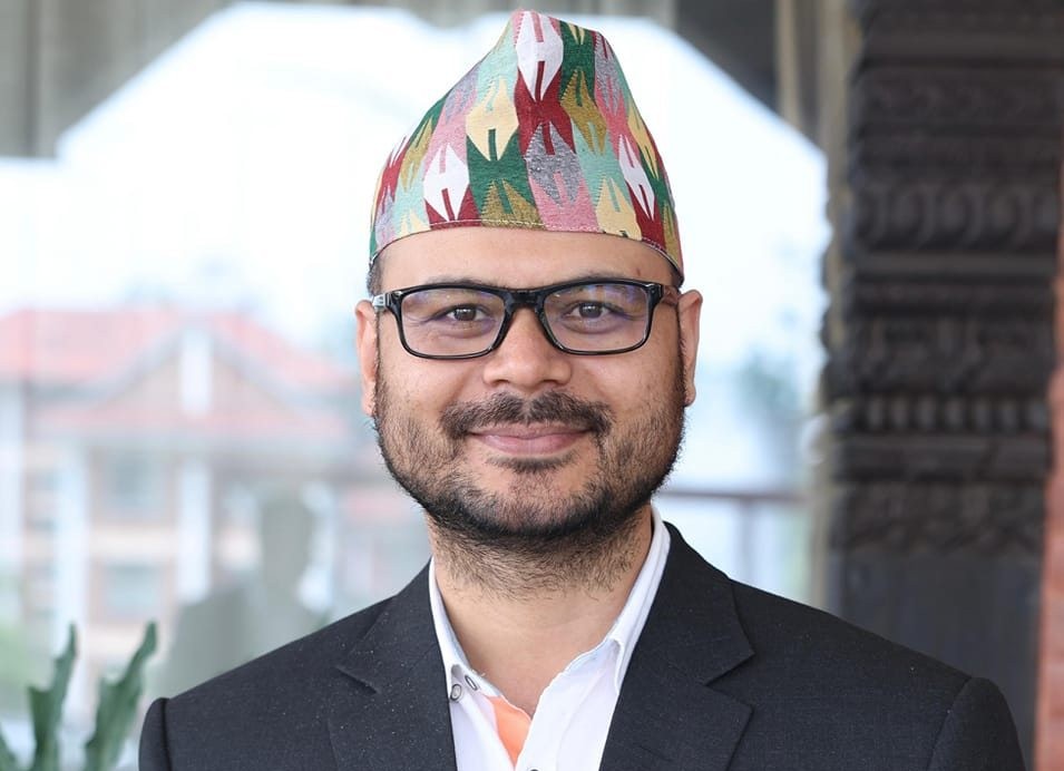 सुदूरपश्चिमका सांसद भन्छन्– मुख्यमन्त्रीमाथि प्रश्न उठ्दा कर्मचारी पक्रनु निरंकुश कदम