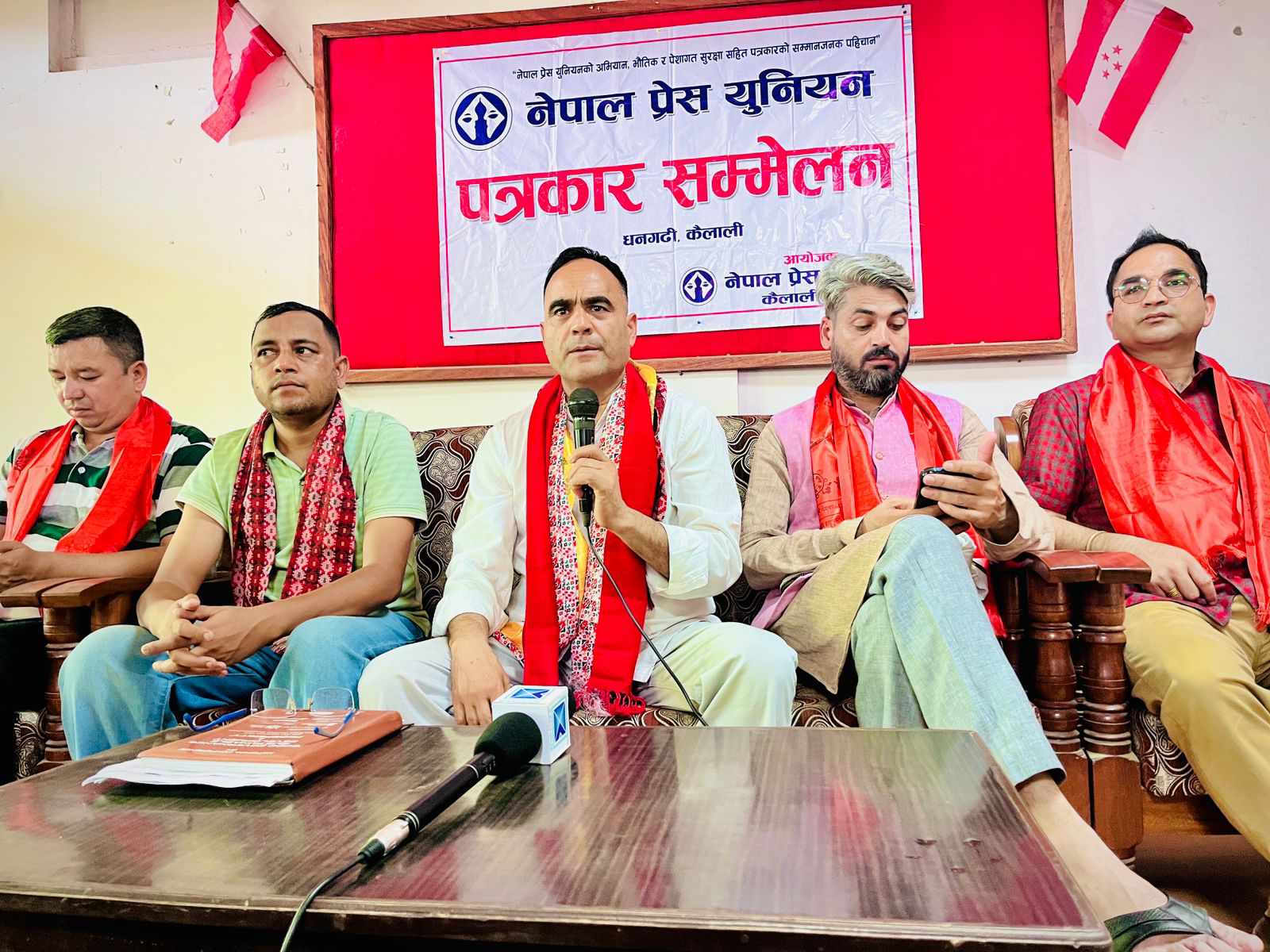 संविधान र विधान मिच्ने प्रवृत्तिले लोकतन्त्र र पार्टीलाई कमजोर बनाउँछ : महर