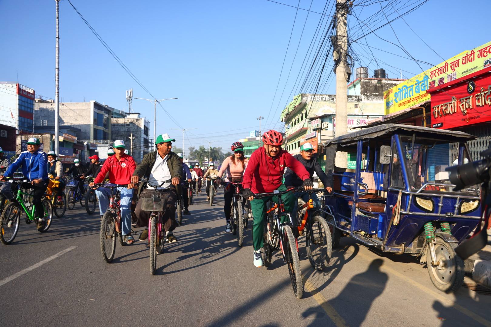 ‘सफा, हरियो, उज्यालो र सुरक्षीत धनगढी’का साइकल र्‍याली (तस्बिरहरु)