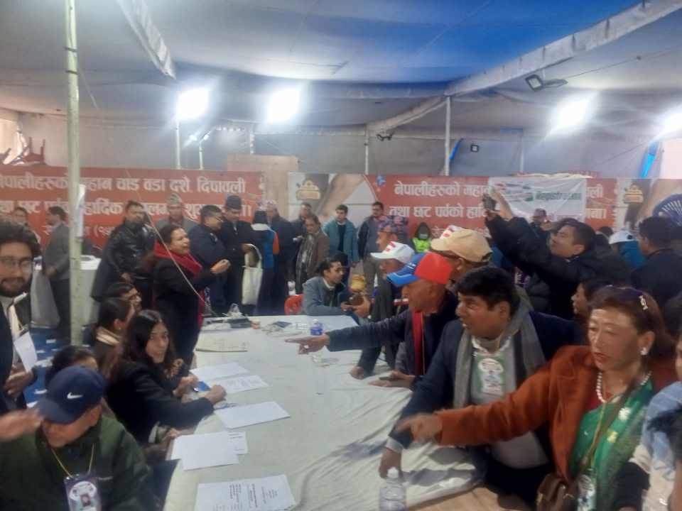 कांग्रेस विशेष महाधिवेशन : सभापतिको लागि तीन वटा फाराम वितरण