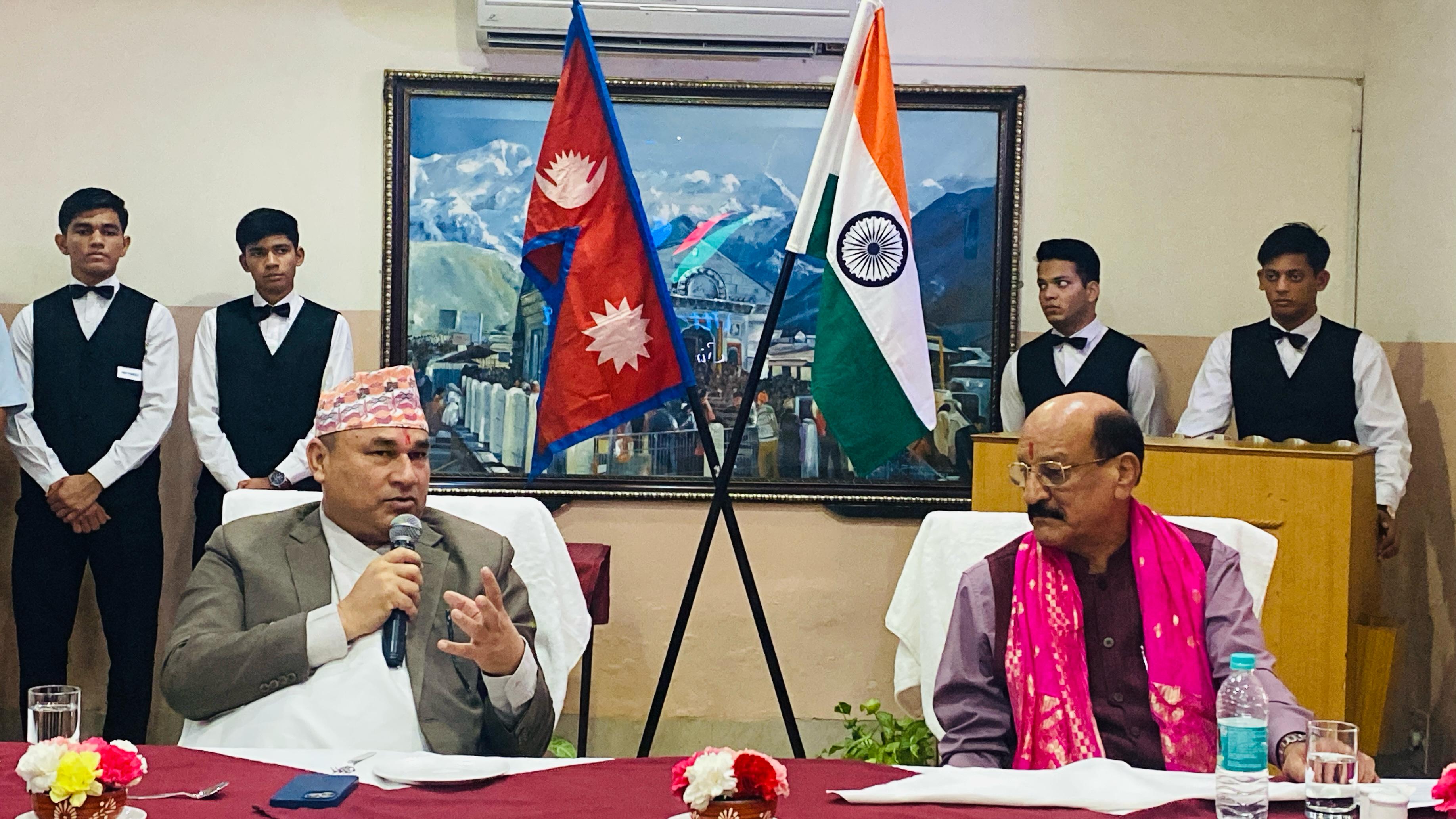 सुदूरपश्चिमका मुख्यमन्त्री र उत्तराखण्डका तीन मन्त्रीबीच भेटवार्ता