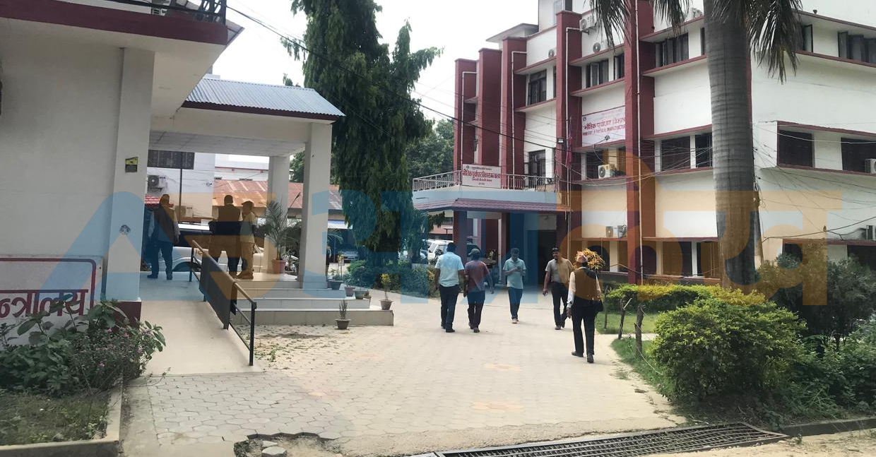 धनगढीमा बजेट माग्नेहरूको दौडधुप