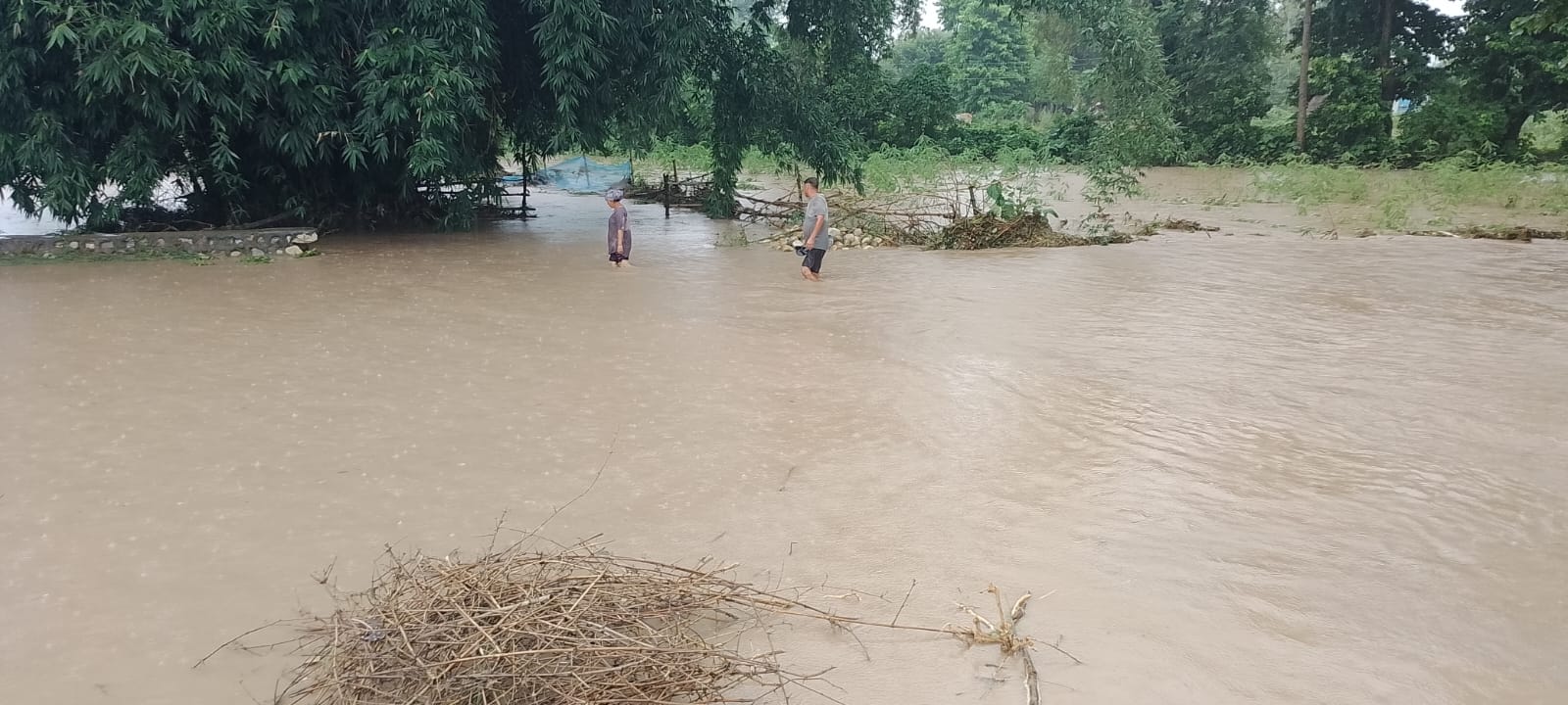 कञ्चनपुरमा बिओपीमा पस्यो बाढी, ५३ सशस्त्रलाई अन्यत्र सारियो