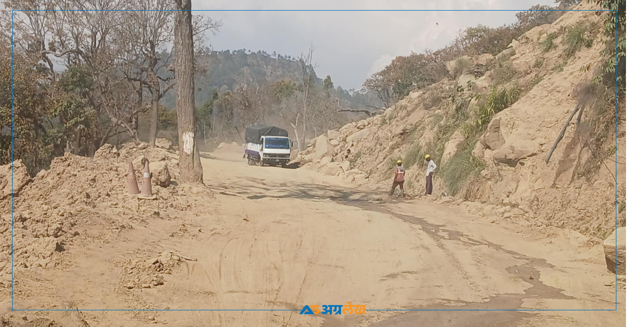 अझै बनेन् ‘लाइफलाइन’ सडकको बुढीतोला खण्ड, हुँदैछ नयाँ प्रविधिको प्रयोग
