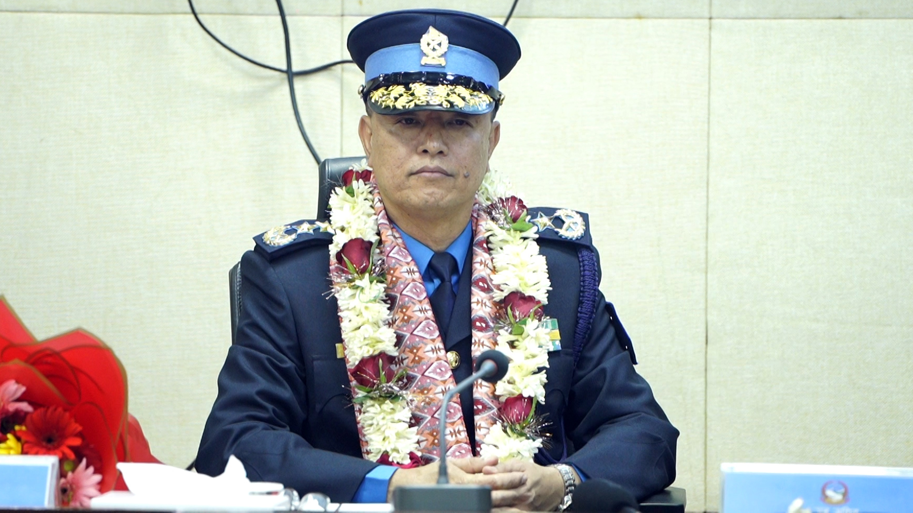 निवर्तमान आईजीपी खापुङलाई विदेश भ्रमणमा रोक