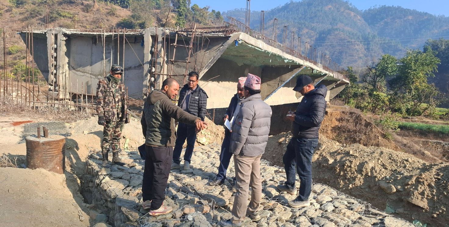 नवदुर्गा र गन्यापधुरा जोड्ने पुल १२ वर्षदेखि अलपत्र, निर्माण सम्पन्न गर्न प्रमुख जिल्ला अधिकारीले थाले पहल