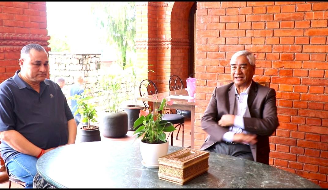 सुदूरपश्चिमका मुख्यमन्त्रीले भेटे काँग्रेस सभापति देउवालाई
