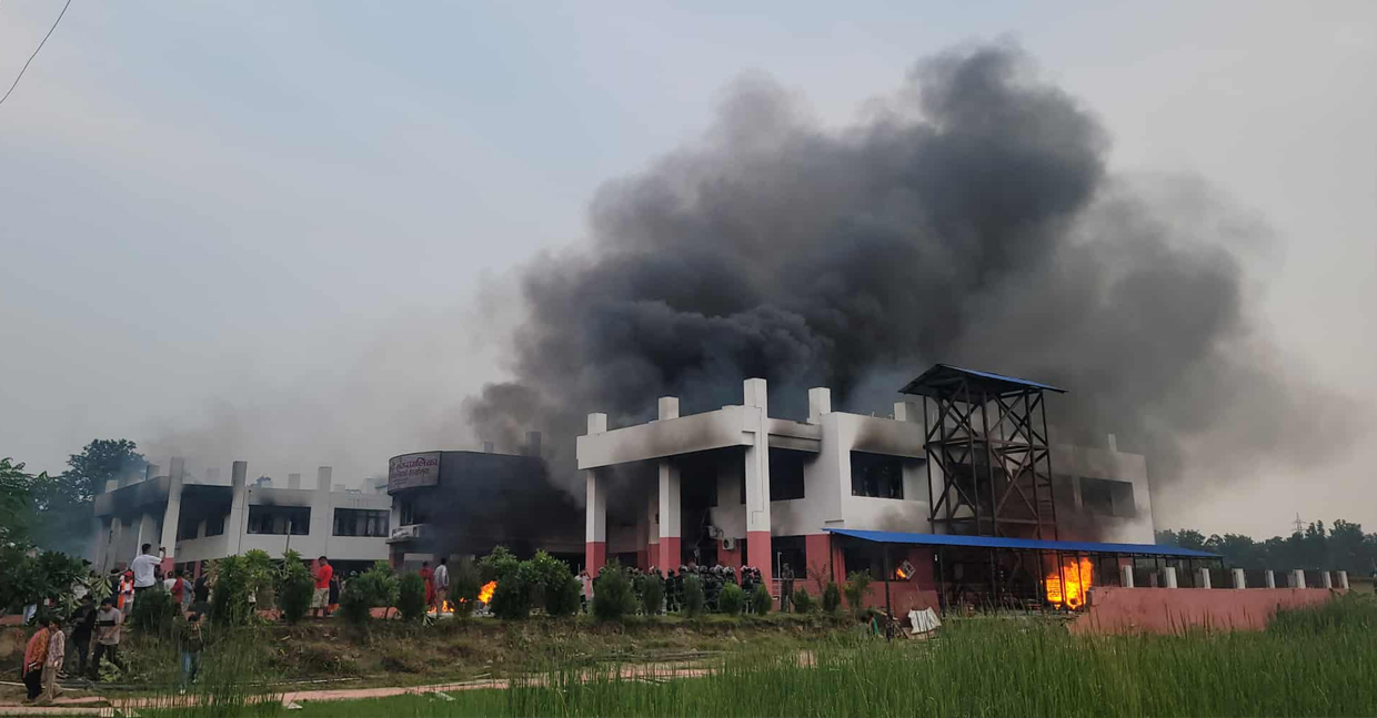 कैलालीका पालिकालाई लयमा फर्कनै सकस, चन्दा जुटाएर आधारभूत सेवा सञ्चालन