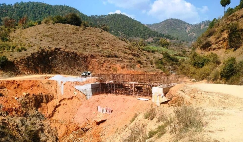 नौ वर्षदखि अलपत्र बैतडीको गोइडाखोला पुल