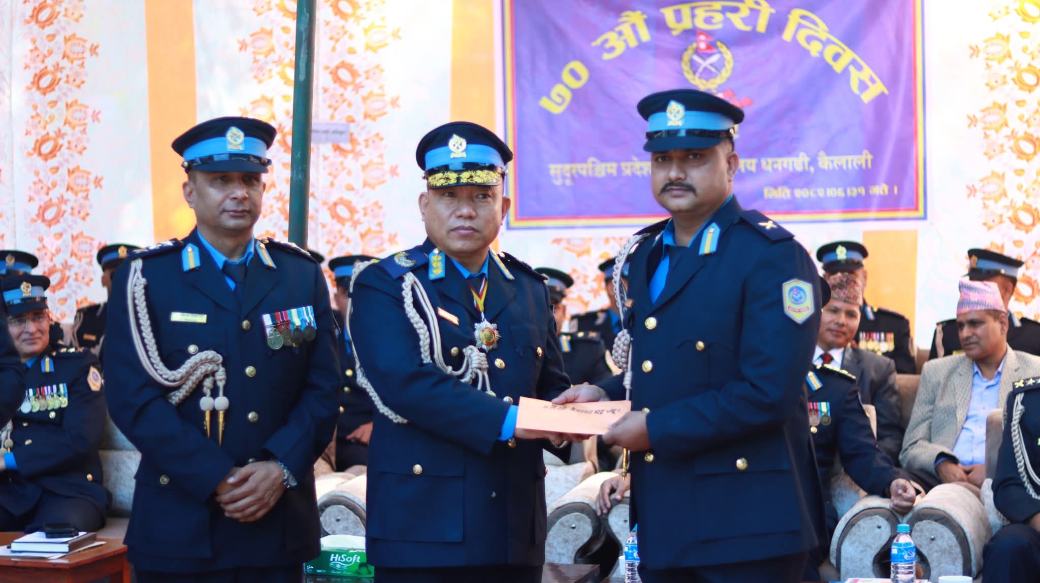 सुदूरपश्चिममा कार्यरत दुई एसपीसहित २५ प्रहरीलाई पुरस्कार