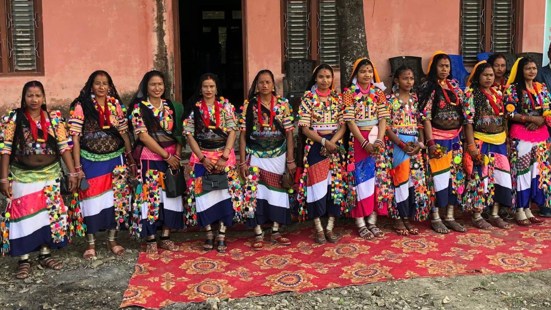 आधुनिकताको छायाँमा रानाथारु होली