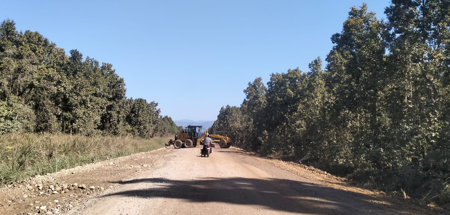 १० वर्षसम्म बनेन हुलाकी राजमार्गको २० किलोमिटर, ठेक्का तोडियो