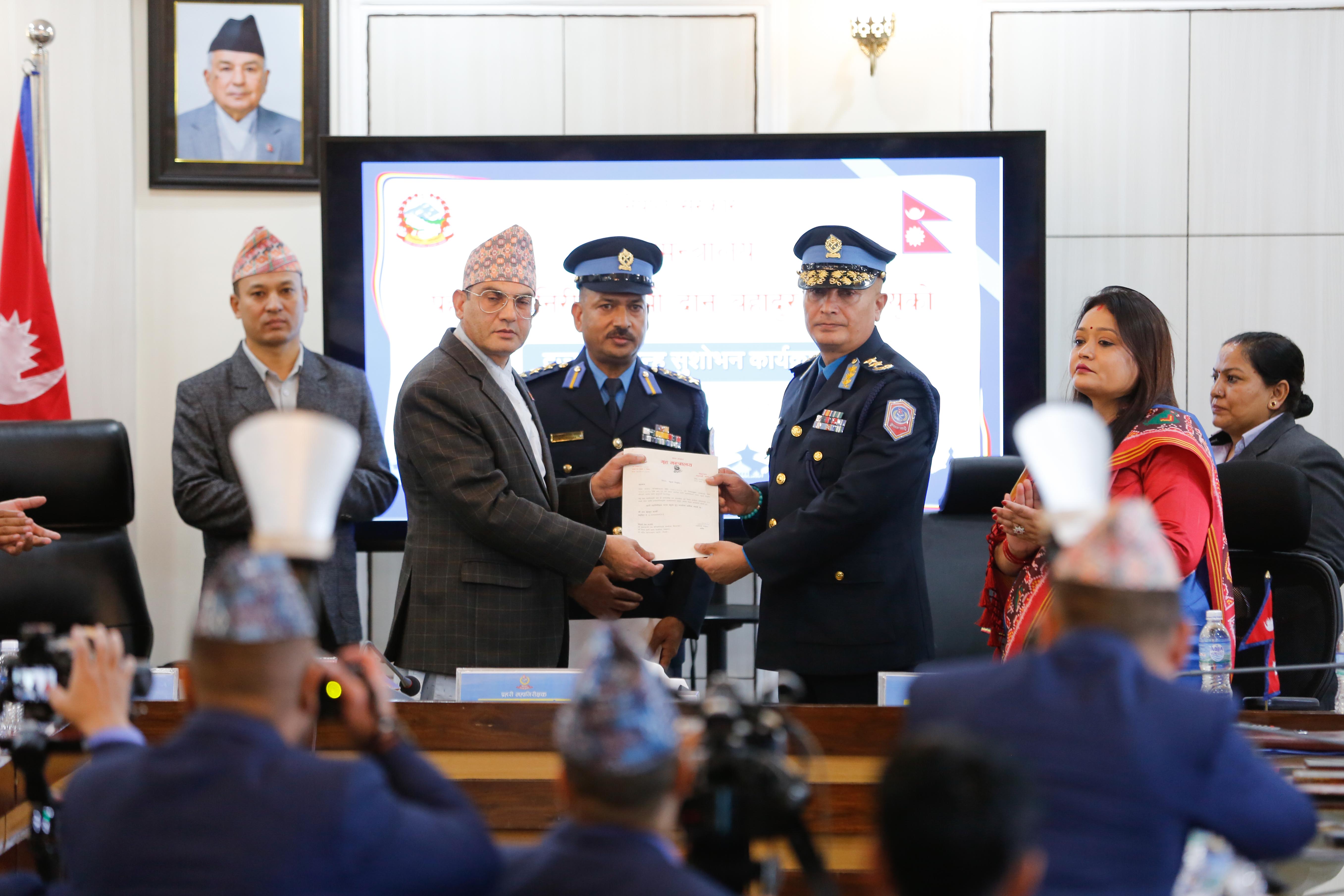 आईजीपी कार्कीले सम्हाले नेपाल प्रहरीको कमान्ड