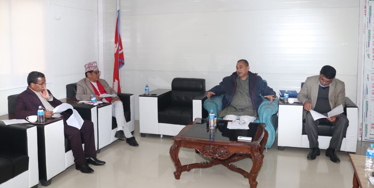 सुदूरपश्चिम सरकारले बैतडी बस घटनाका मृतक परिवारलाई १/१ लाख दिने, घाइतेको उपचार गर्ने