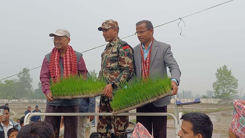 यस वर्ष मलखादको अभाव हुँदैनः कृषिमन्त्री डा. परियार