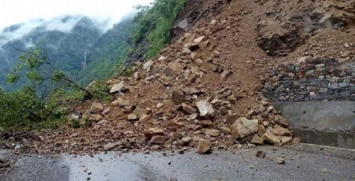 भीमदत्त राजमार्ग अवरुद्व, चार घण्टापछि खुल्यो केआइसिंह राजमार्ग