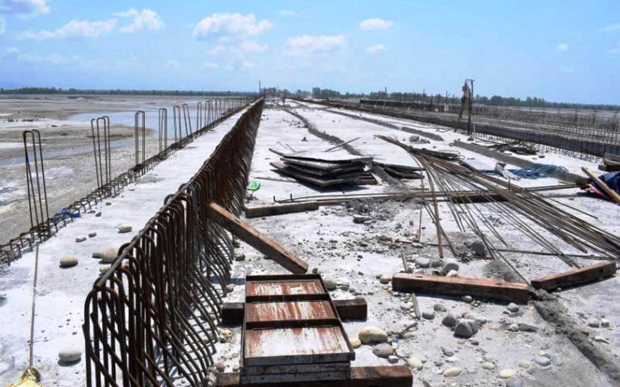 महाकालीमा चार लेनको पुल निर्माणले पूर्णता पाएन, आर्थिक नाका बनाउने योजना अन्योलमा