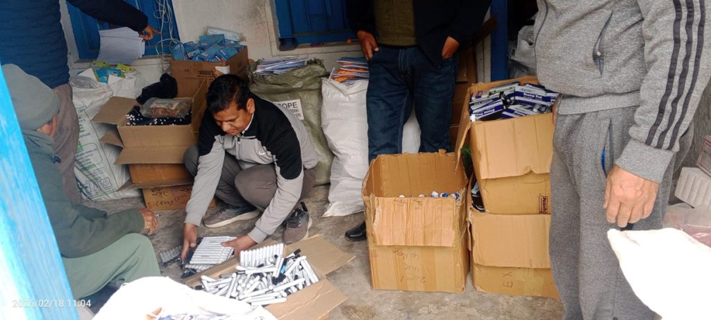 बैतडीमा पुग्यो निर्वाचन सामग्री, मतपेटिका पुरानै प्रयोग गरिने