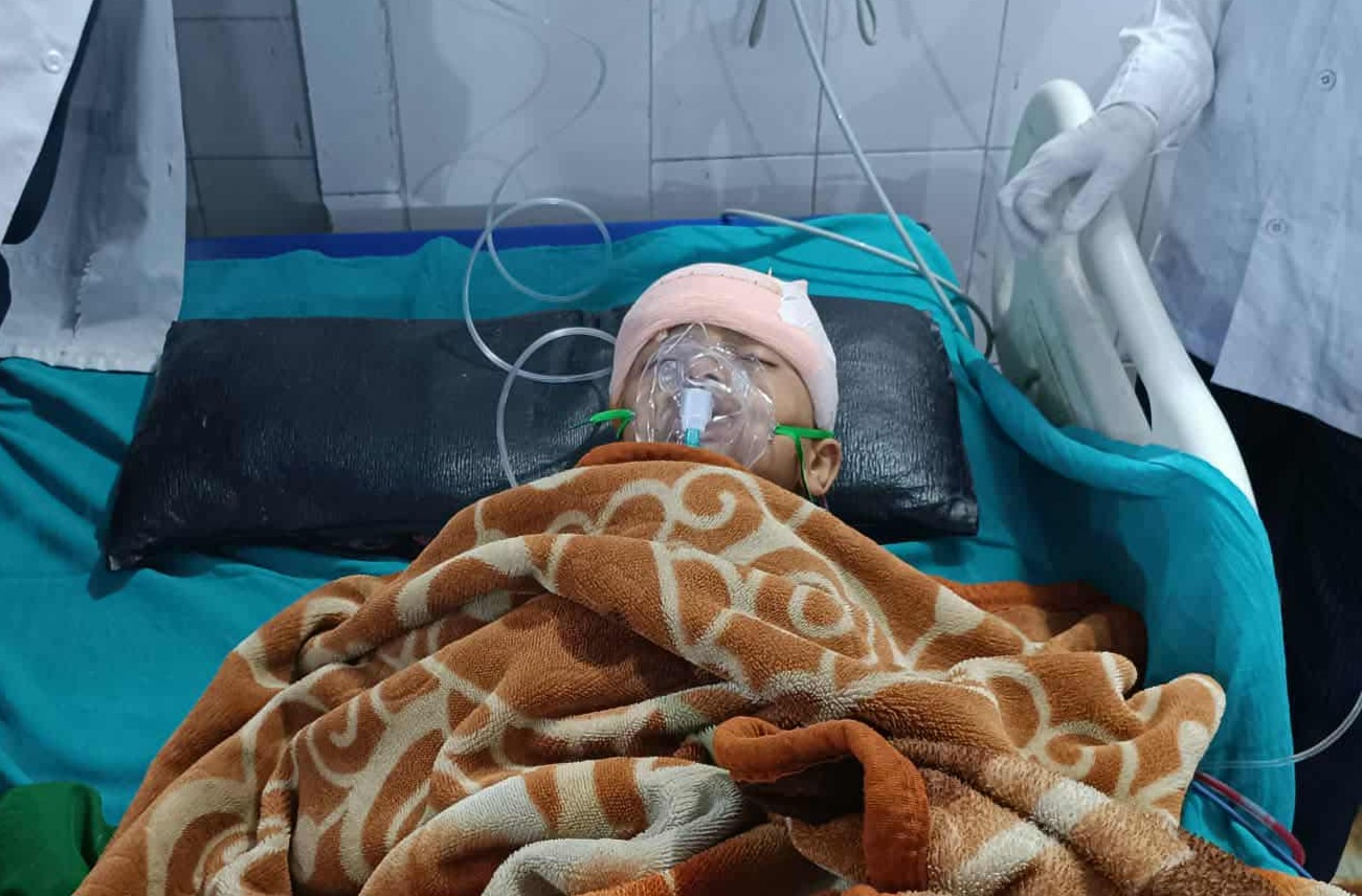 डडेल्धुराका १२ वर्षीय अभिषेकको उपचारमा समस्या, सहयोगका लागि अपिल