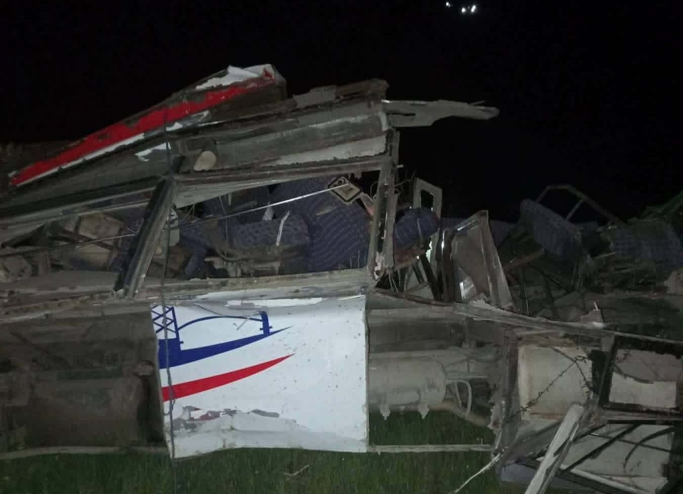 बैतडीमा जन्ती बोकेको बस दुर्घटना, अहिलेसम्म १६ जनाको उद्दार