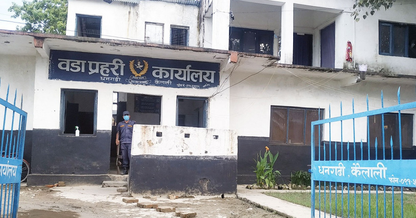 वडा प्रहरी कार्यालय धनगढीको कमाण्ड इन्सपेक्टर पाण्डेयलाई
