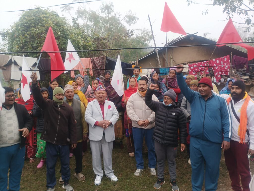 कैलाली ५ मा मुक्तकमैया शिविरबाट सुरु गरे आलेले घरदैलो