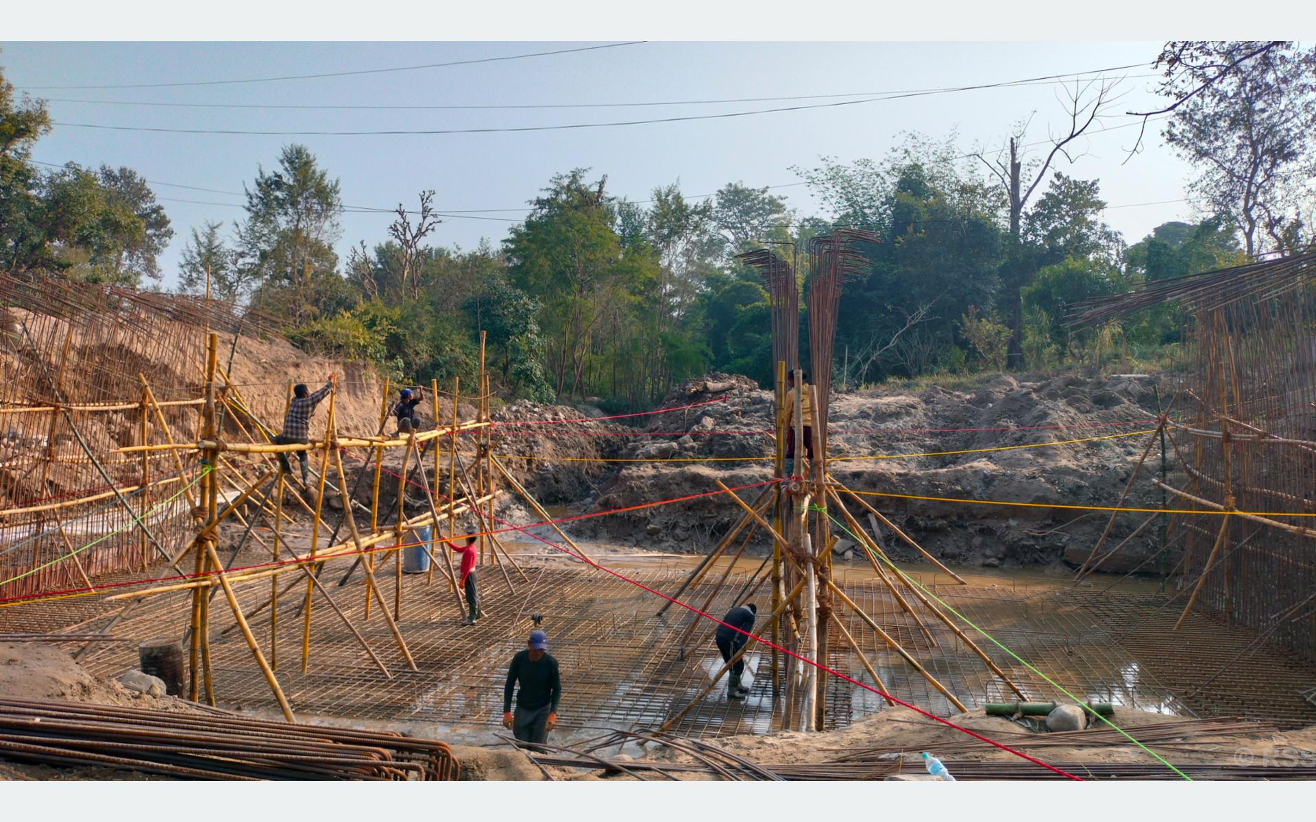 तीन करोडको लागतमा पक्की पुल निर्माण थालियो