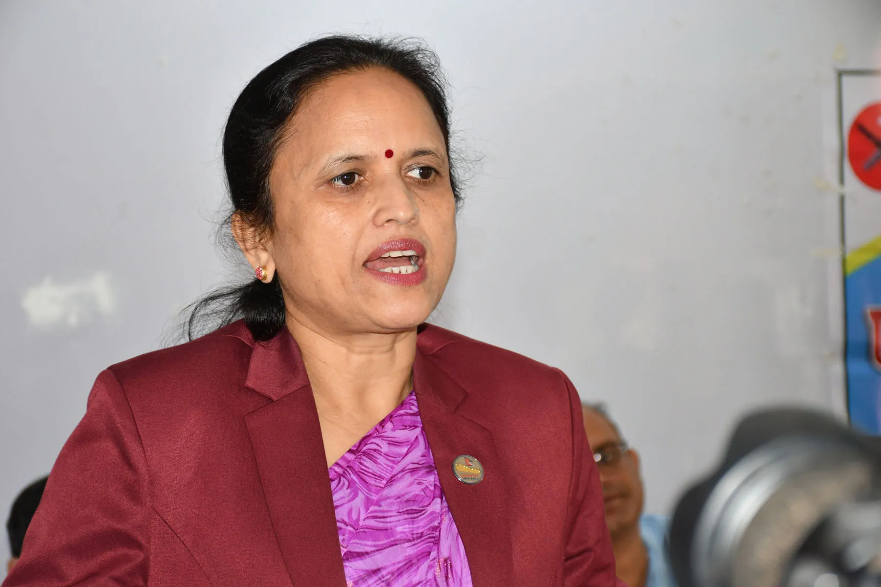 मन्त्रीले गरेको घुस डिलबारे माओवादीले माग्यो प्रधानमन्त्रीको जवाफ