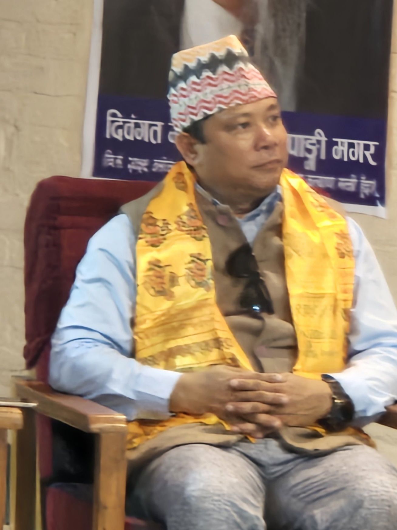 रेशम चौधरीलाई माफी माग्न थारुवान संघर्ष समितिको माग
