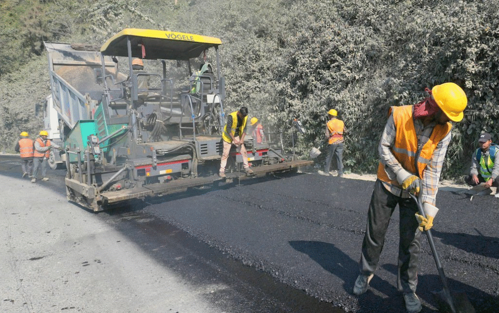 सुदूरपश्चिम प्रदेश सरकारले सञ्चालन गरेका सडक आयोजना अलपत्र