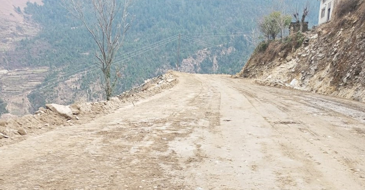 अछाम र बाजुराका चार सडकको लागत साढे १८ करोड बढ्यो,  १२ सडकको निर्माण अलपत्र
