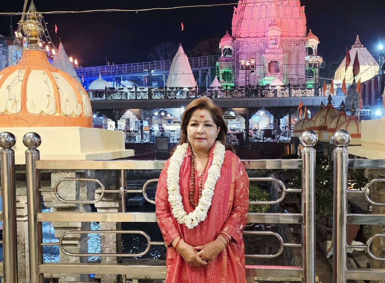 भारतमा के गर्दैछिन् आरजु ?