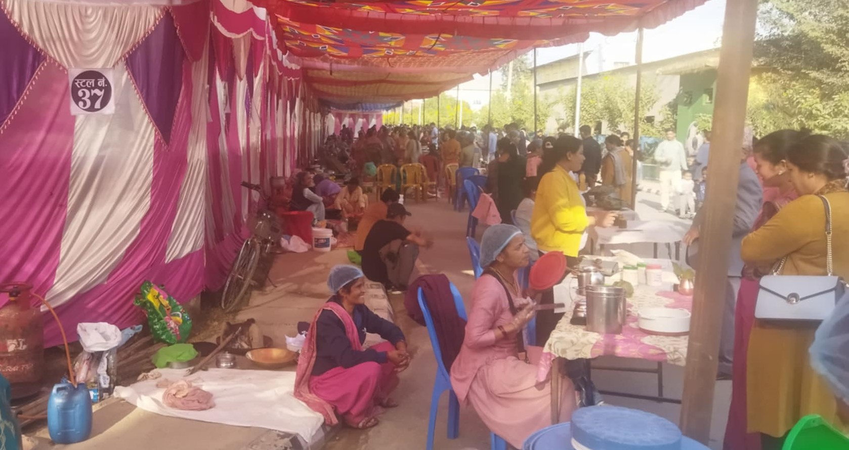 महिलाको हस्तकलाबाट उत्पादित सामाग्री विक्रीमा सहयोगी जेनजी मार्गको शनिबारीय मेला