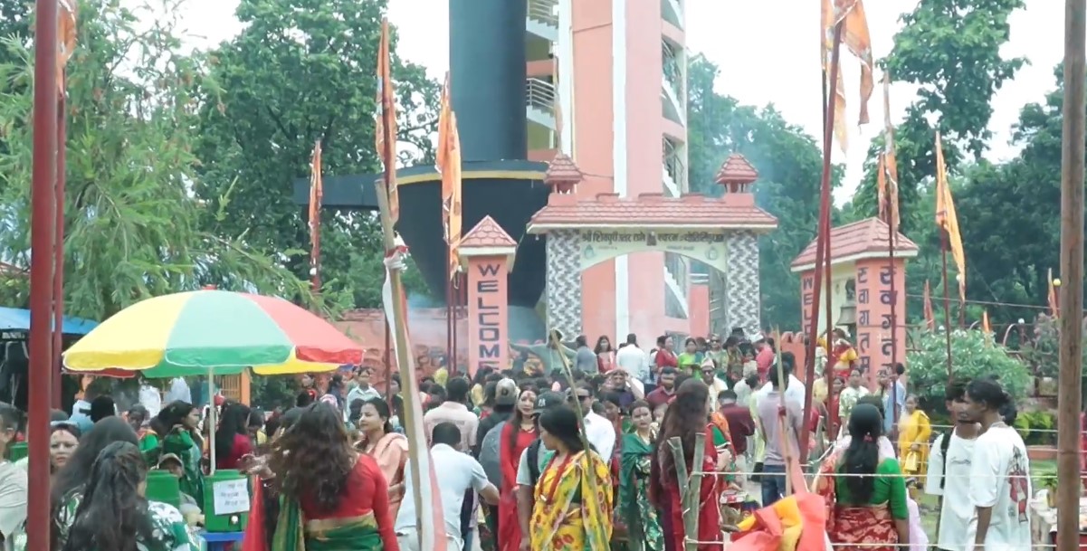 साउनको पहिलो सोमबारः बेहडाबाबा र शिवपुरी धाममा व्रतालुको भीड (तस्बिरहरू)