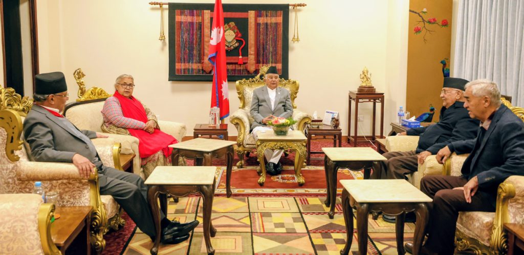 तीन दलका शीर्ष नेतासँग राष्ट्रपति र प्रधानमन्त्रीको छलफल