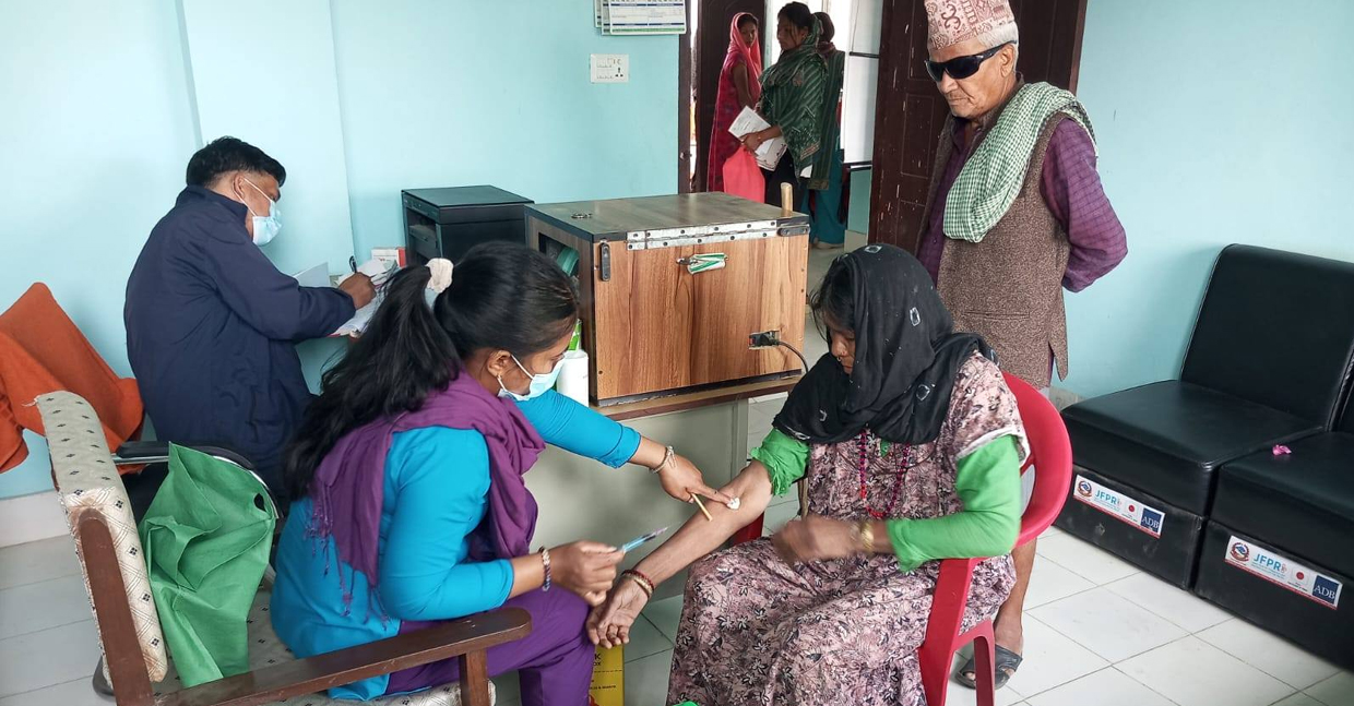 धनगढी उपमहानगरमा घरदैलोमै विशेषज्ञ सेवा