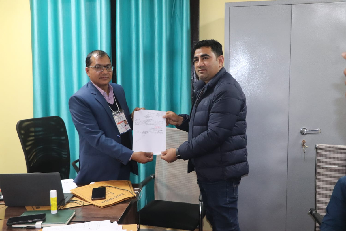 कैलाली–४ मा कांग्रेसका विष्टले वारेसनामा मार्फत गराए उम्मेदवारी दर्ता