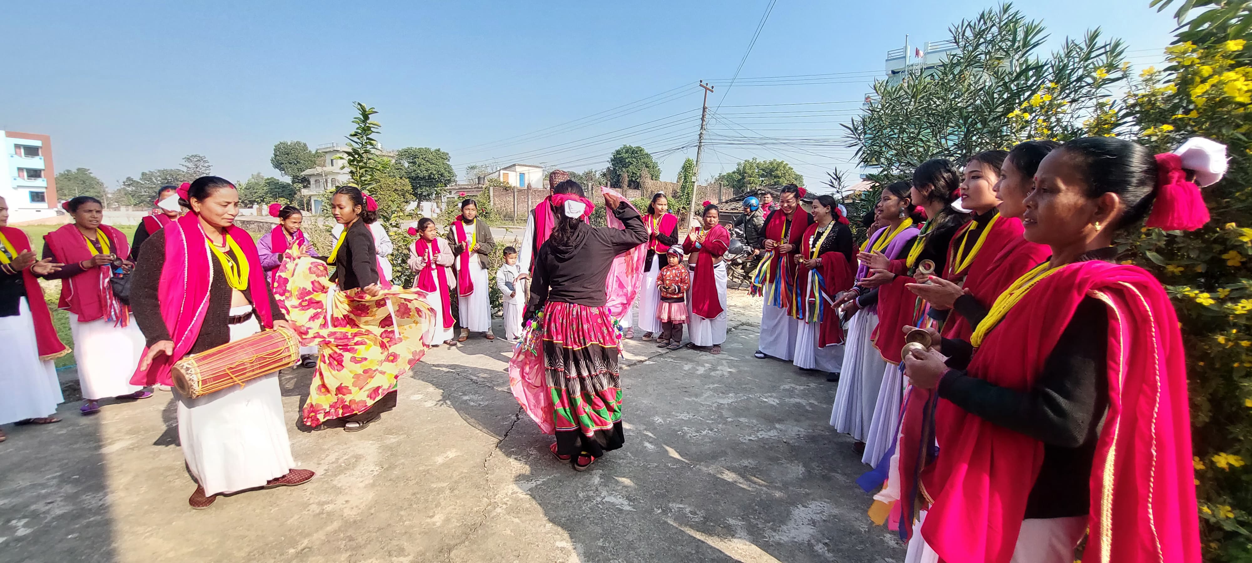 माघीले उल्लासमय थारू बस्ती (तस्बिरहरु)