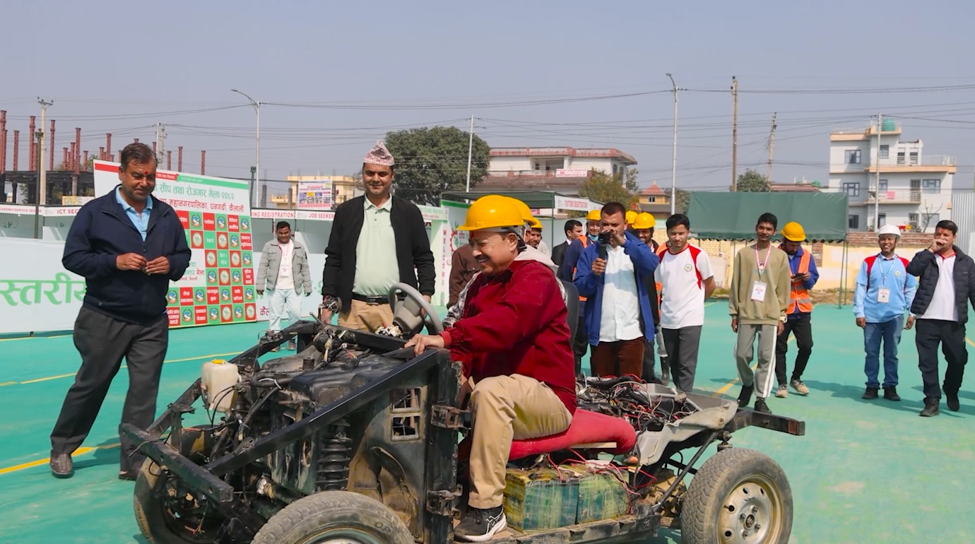 धनगढीको सीप मेलामा तयार भयो विद्युतिय गाडी